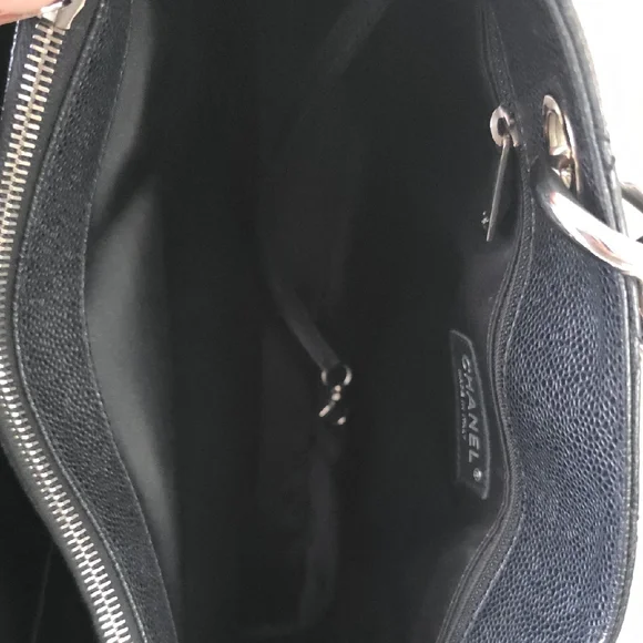 Chanel Black Quilted Shoulder Bag - Picture 12 of 14